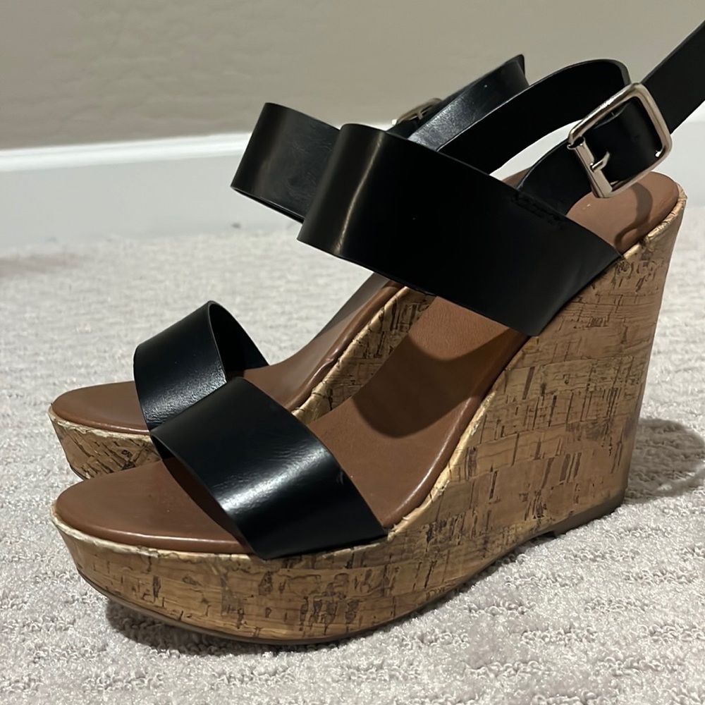 Summer wedges